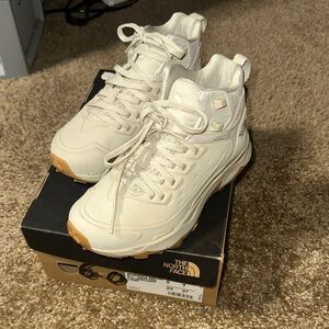 The North Face Women’s Vectiv Exploris Mid Futurelight lthr Cream and Tan Shoes